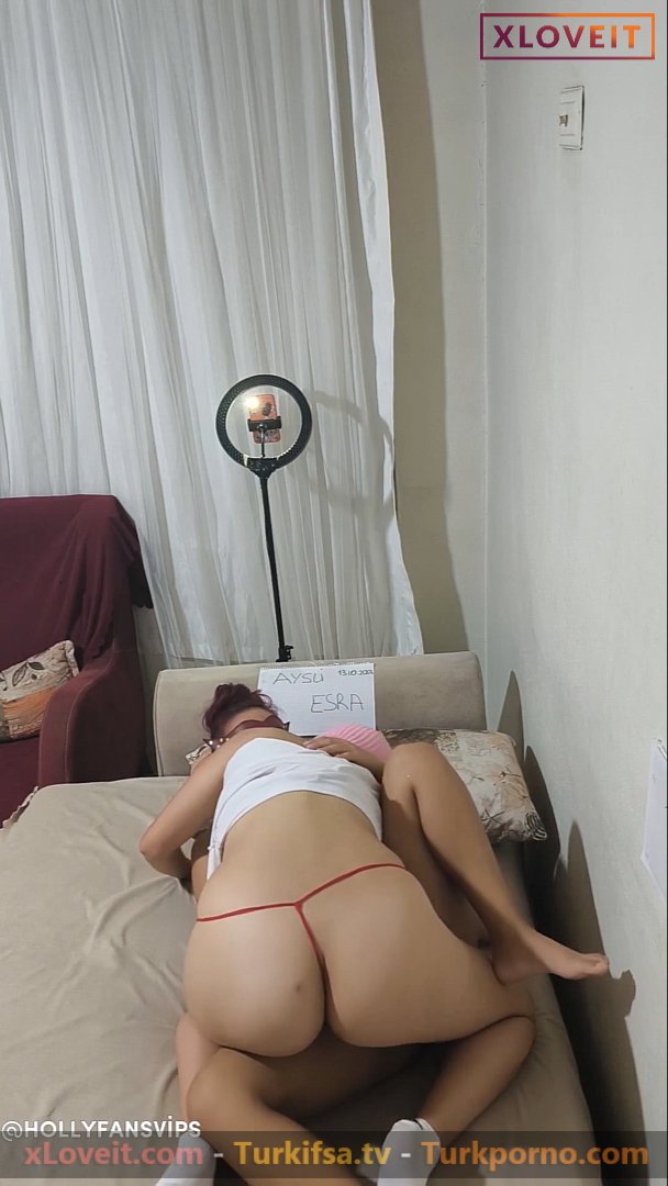 Lezbiyen Porno Aysu Esra olgun çiftin sevişmesini seyret